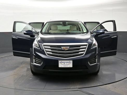 Used 2017 Cadillac XT5 Luxury w/ Driver Awareness Package AWD/4WD image 38