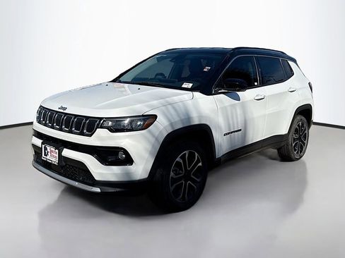 Used 2022 Jeep Compass Limited image 3