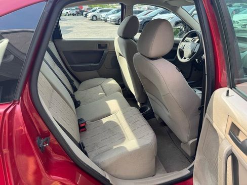 Used 2010 Ford Focus SE FWD image 11