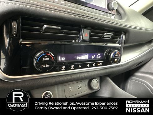 Used 2021 Nissan Rogue SV AWD/4WD image 9