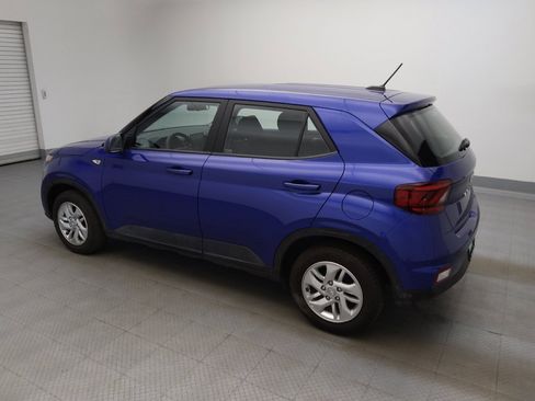 Used 2025 Hyundai Venue SE FWD image 3