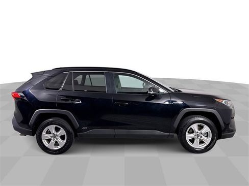 Used 2021 Toyota RAV4 XLE image 9