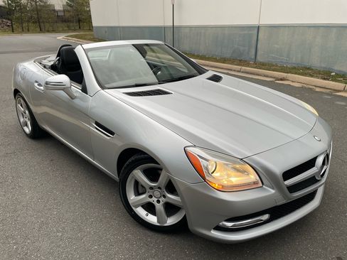 Used 2013 Mercedes-Benz SLK 250 image 1