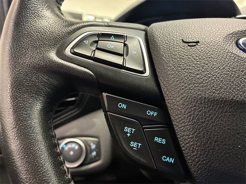 Used 2019 Ford Escape SEL image 15