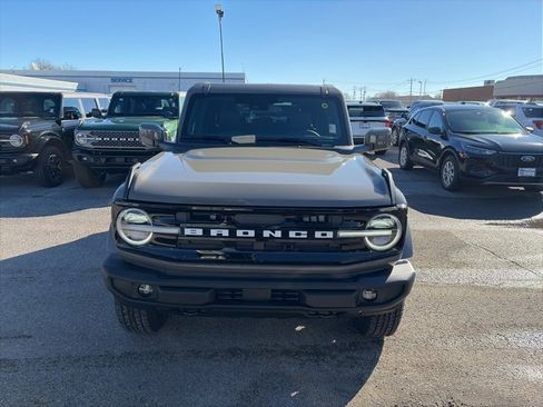 New 2025 Ford Bronco Outer Banks image 9