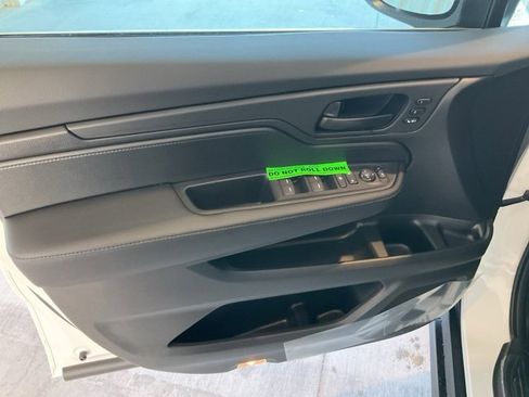 New 2026 Honda Odyssey EX-L image 5
