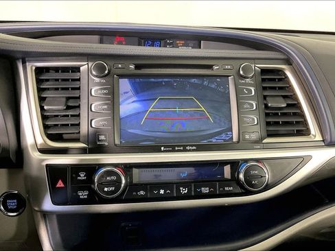 Used 2019 Toyota Highlander Limited image 31