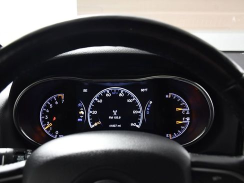 Used 2020 Jeep Grand Cherokee Limited w/ Trailer Tow Group IV image 30