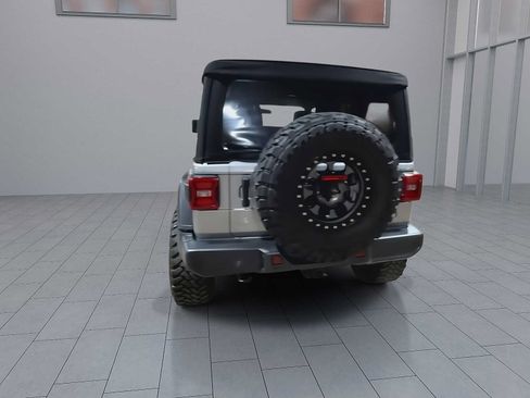Used 2018 Jeep Wrangler Unlimited Sport S AWD/4WD image 7