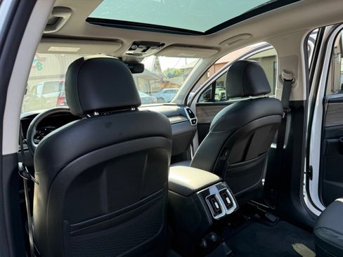 Used 2022 Kia Sorento SX Prestige image 19