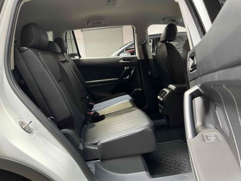 Used 2022 Volkswagen Tiguan SE FWD image 32