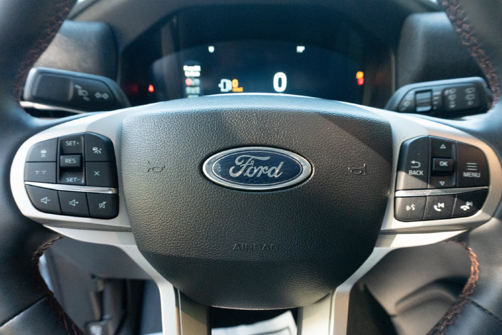Used 2025 Ford Explorer Active RWD image 22