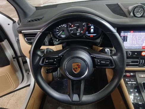Used 2022 Porsche Macan Base image 18