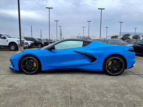 Used 2022 Chevrolet Corvette Stingray Premium Cpe w/ Z51 Performance Package image 3