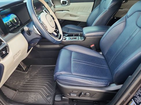 Used 2023 Kia Sorento SX Prestige image 10