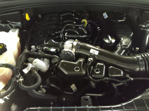 Used 2024 Jeep Grand Cherokee Laredo RWD image 30