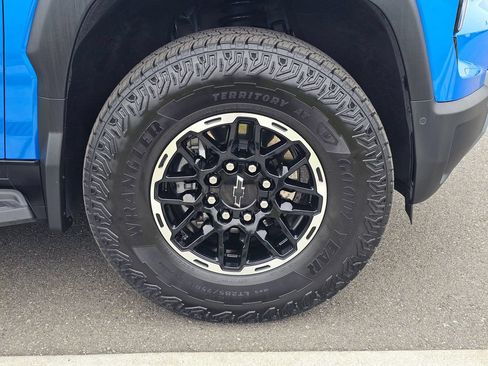 Used 2026 Chevrolet Silverado EV Trail Boss AWD/4WD image 9