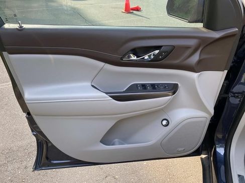 Used 2019 GMC Acadia SLT FWD image 12