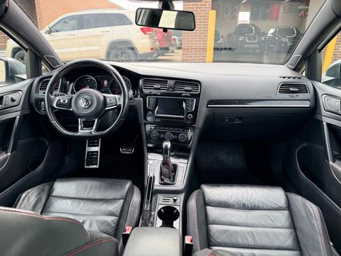 Used 2015 Volkswagen Golf 4-Door image 10