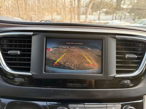 Used 2024 Chrysler Voyager LX image 25