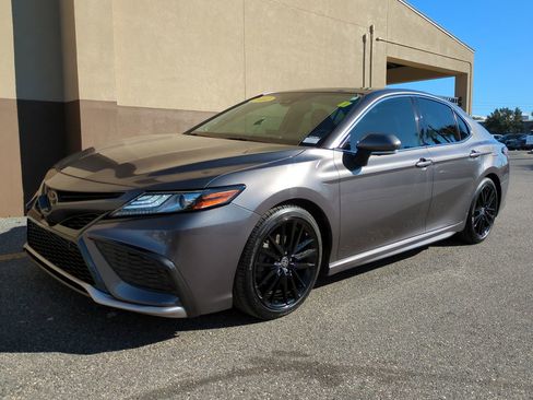 Used 2022 Toyota Camry XSE image 8