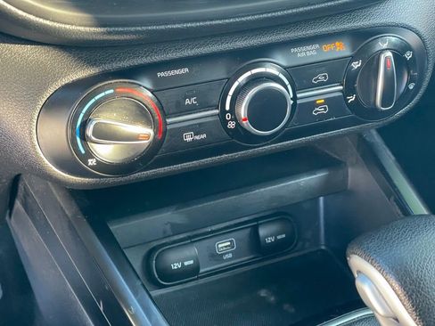 Used 2023 Kia Soul LX w/ LX Technology Package image 22