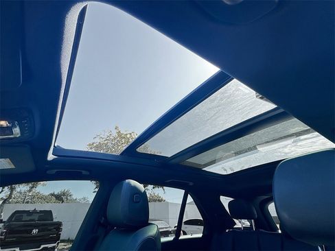 Used 2023 Mercedes-Benz GLE 450 4MATIC image 24