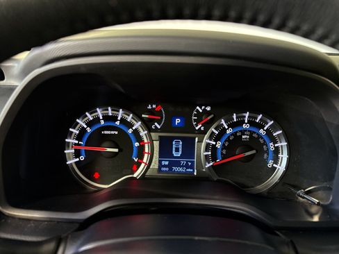 Used 2019 Toyota 4Runner TRD Off-Road Premium AWD/4WD image 17