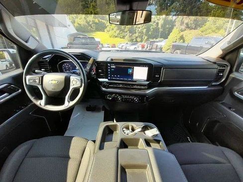Used 2024 Chevrolet Silverado 1500 LT AWD/4WD image 44