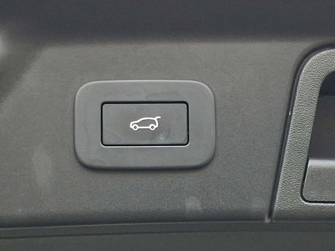 Used 2025 Land Rover Range Rover Velar Dynamic SE AWD/4WD image 29