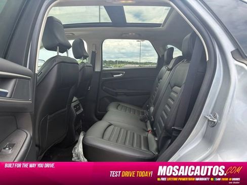 Used 2024 Ford Edge SEL w/ Convenience Package AWD/4WD image 6