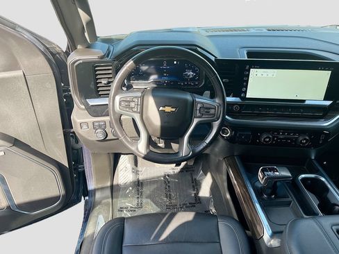 Used 2022 Chevrolet Silverado 1500 LT Trail Boss w/ Convenience Package II AWD/4WD image 24