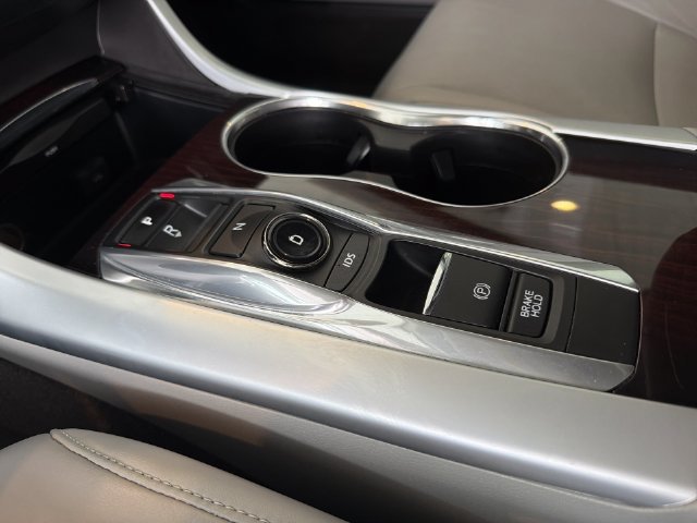 Used 2017 Acura TLX w/ Technology Package FWD image 29