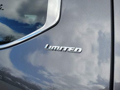 Used 2024 Toyota Tundra Limited image 32