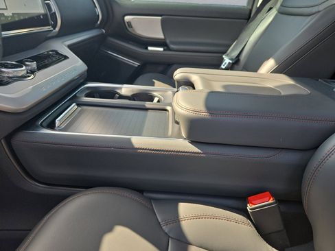 Used 2025 Ford Expedition Max Active image 22