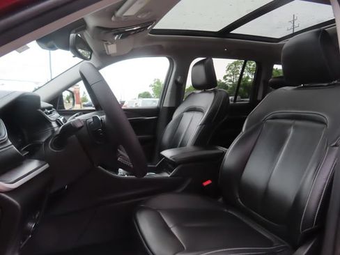 Used 2023 Jeep Grand Cherokee Limited AWD/4WD image 22