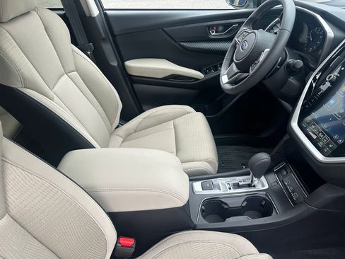 Used 2025 Subaru Ascent Premium image 17
