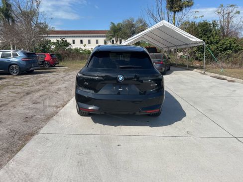 Used 2024 BMW iX xDrive50 w/ Sport Package image 4