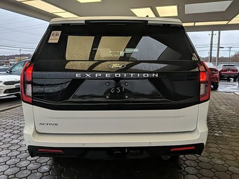 Used 2025 Ford Expedition Active image 6