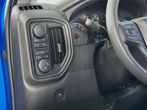 Used 2024 Chevrolet Silverado 1500 Custom image 10
