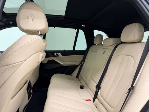 Used 2021 BMW X5 xDrive40i w/ Premium Package image 27