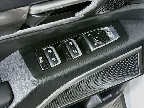 Used 2025 Kia Telluride S FWD image 15