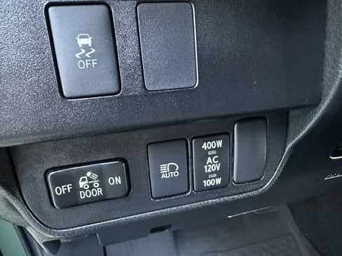 Used 2021 Toyota Tacoma TRD Off-Road w/ Technology Package AWD/4WD image 26