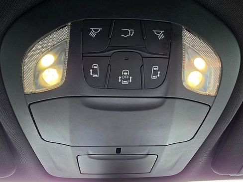 Used 2025 Chrysler Pacifica Select FWD image 46