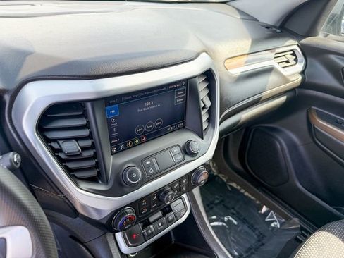 Used 2021 GMC Acadia SLE FWD image 17