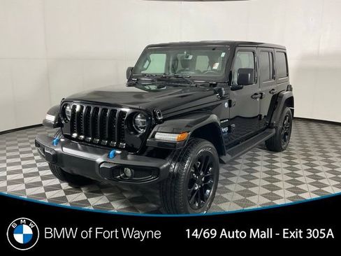 Used 2022 Jeep Wrangler Unlimited Sahara w/ Cold Weather Group AWD/4WD image 1