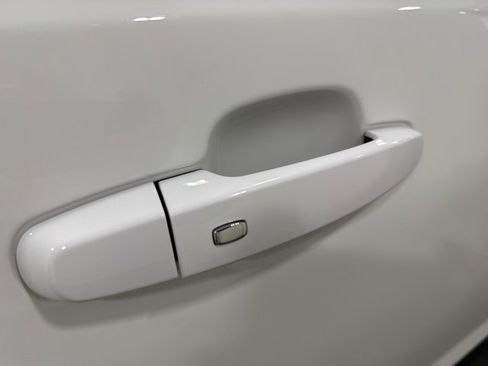 Used 2023 GMC Acadia SLE w/ Driver Convenience Package image 33