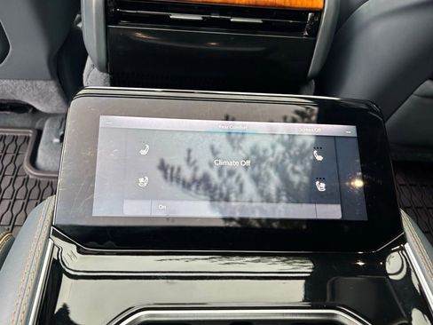 Used 2022 Jeep Grand Wagoneer Series III w/ Rear Seat Video Group 1 image 18