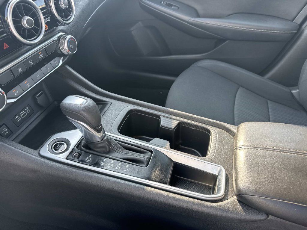 Used 2024 Nissan Sentra SV FWD image 34