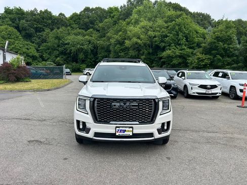 Used 2024 GMC Yukon XL Denali Ultimate AWD/4WD image 9
